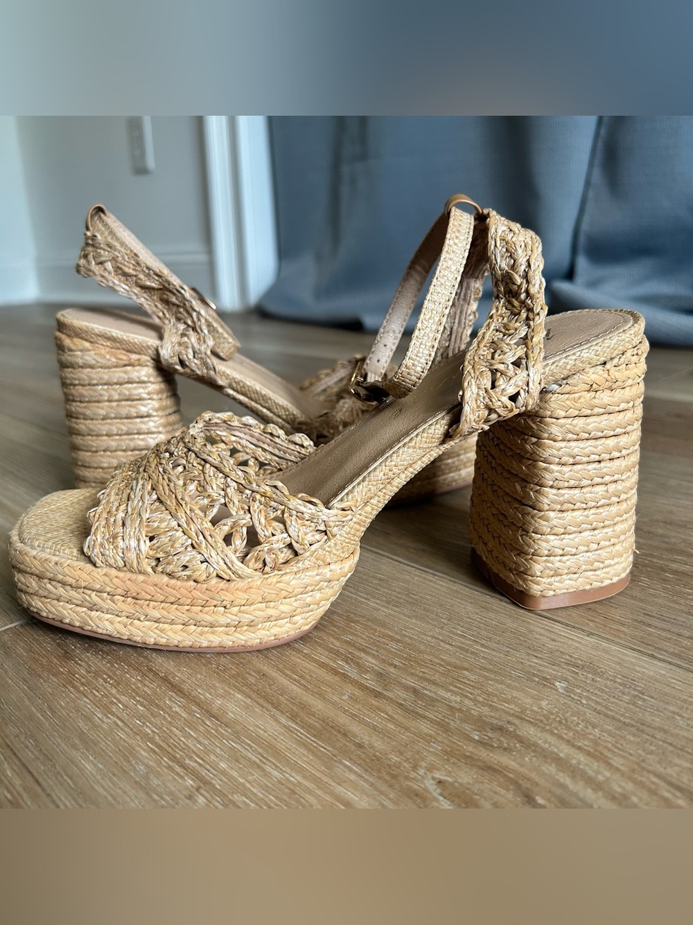 Matisse Orion Raffia Platform Sandals in Natural Straw